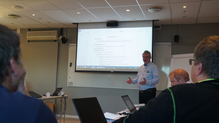 Jan-Roar Nordal, ettermarkedssjef hos Norwegian Agro Machinery.