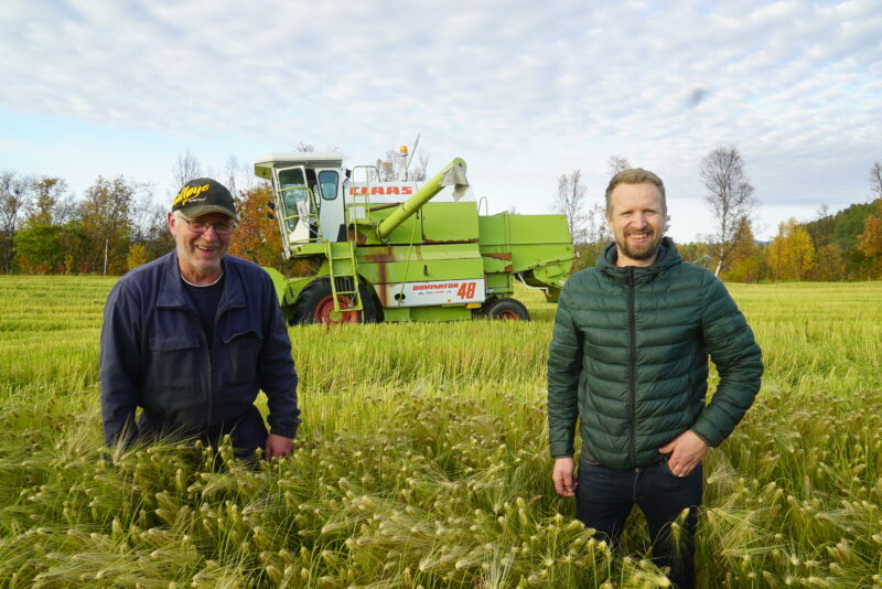 Benjamin og Vegard driver verdens nordligste kornproduksjon